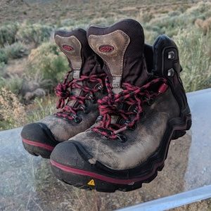 Keen Liberty Ridge Women's 8 Hiking Boots